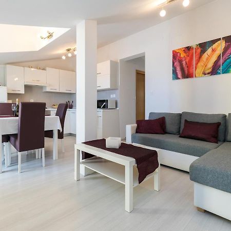 Apartments Olea Porec Bagian luar foto