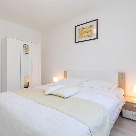 Apartments Olea Porec Bagian luar foto
