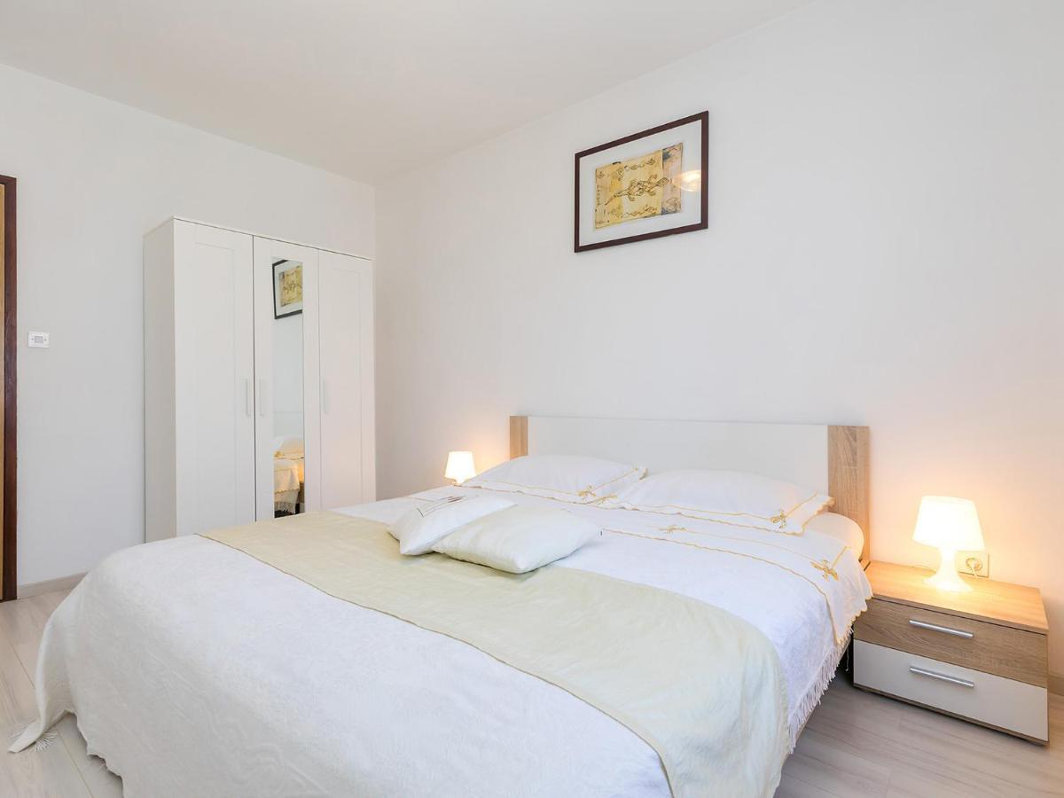 Apartments Olea Porec Bagian luar foto