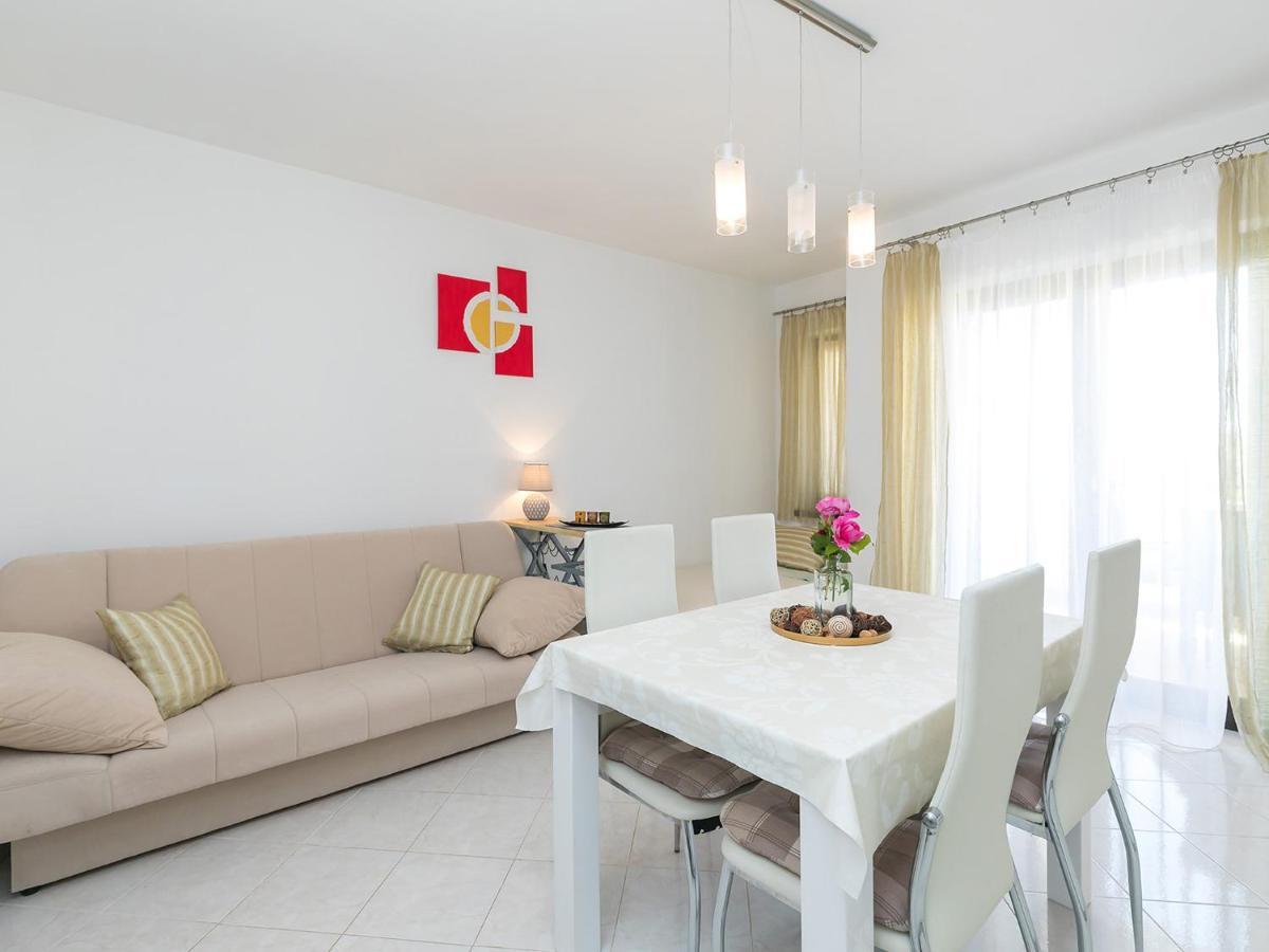Apartments Olea Porec Bagian luar foto
