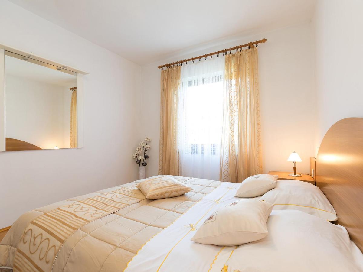Apartments Olea Porec Bagian luar foto